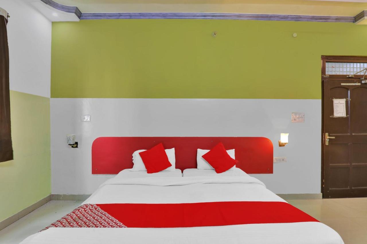 Oyo 82407 K Shree Guest House 바라나시 외부 사진