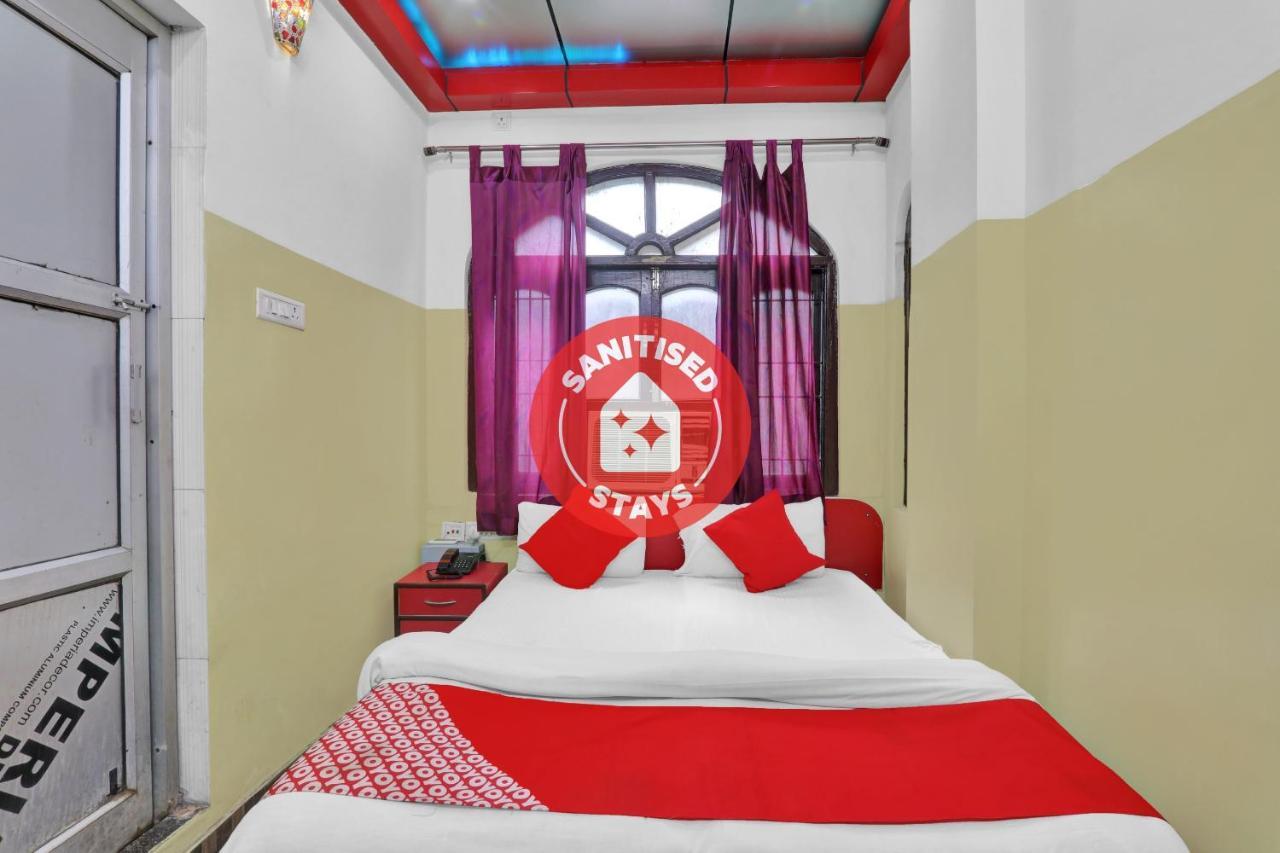 Oyo 82407 K Shree Guest House 바라나시 외부 사진