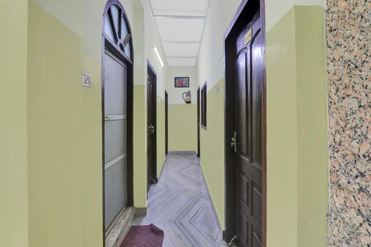 Oyo 82407 K Shree Guest House 바라나시 외부 사진