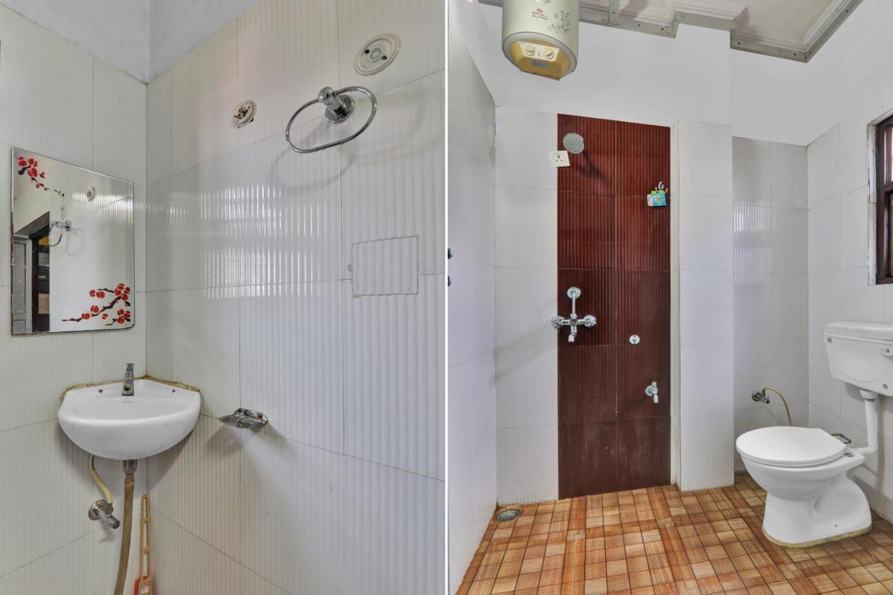 Oyo 82407 K Shree Guest House 바라나시 외부 사진